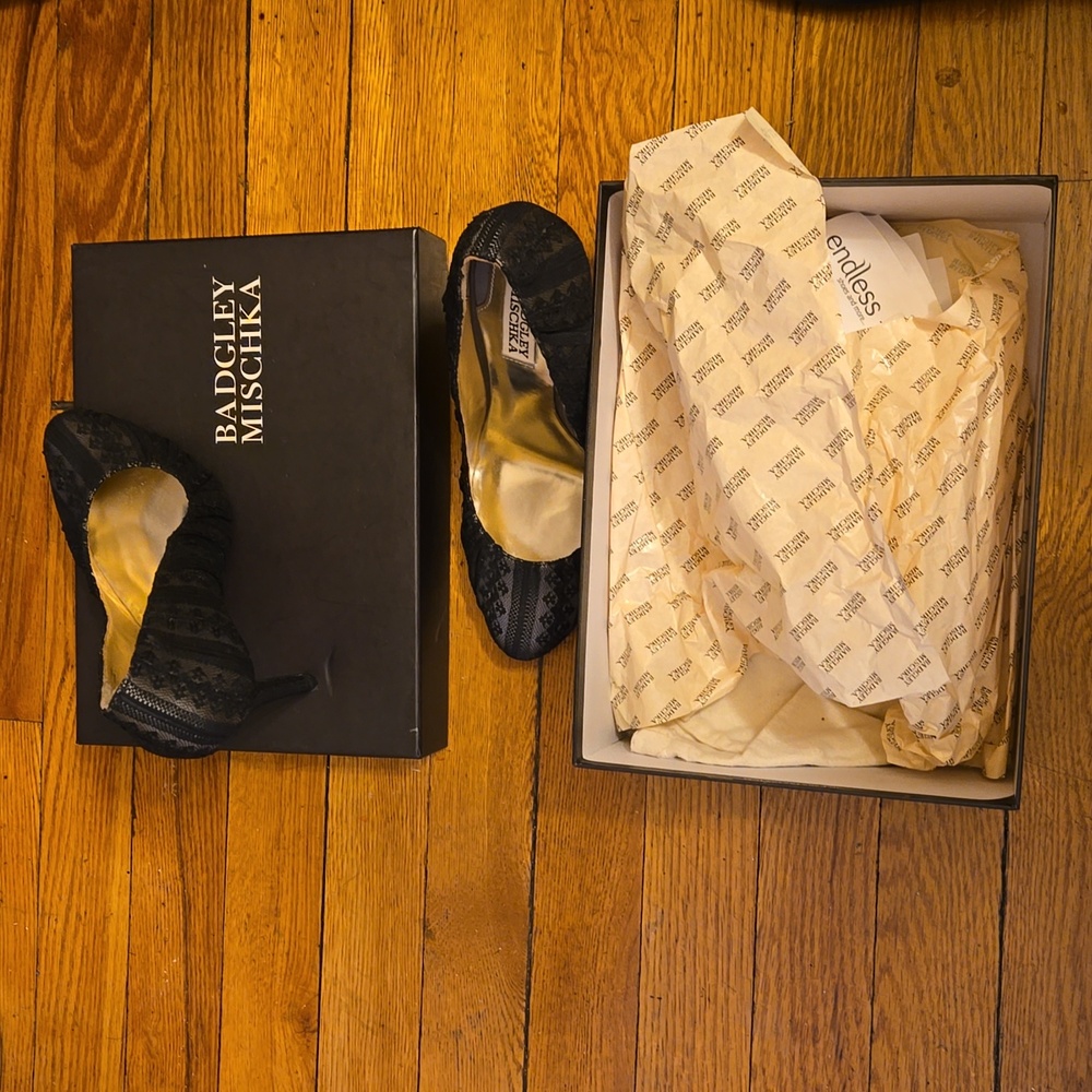 $100.00 - Picture 3 of 4